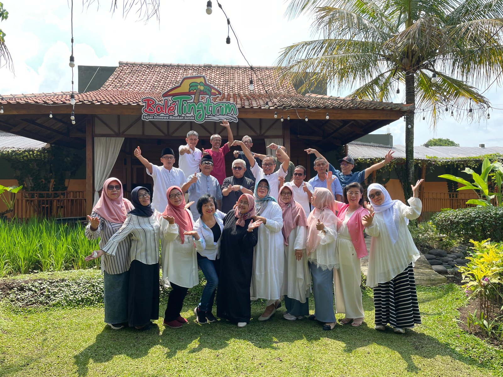 foto-bersama-bale-tingtrim