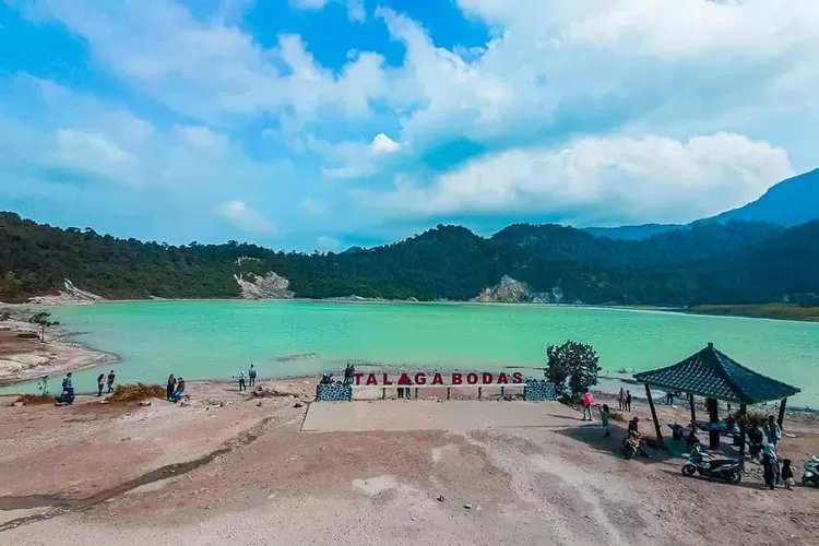 Telaga Bodas – Kawah Eksotis di Tengah Hutan